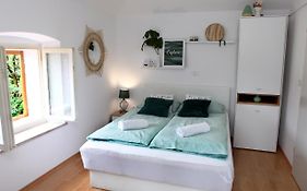 Cool & Romantic Studio In Portoroz Jb3